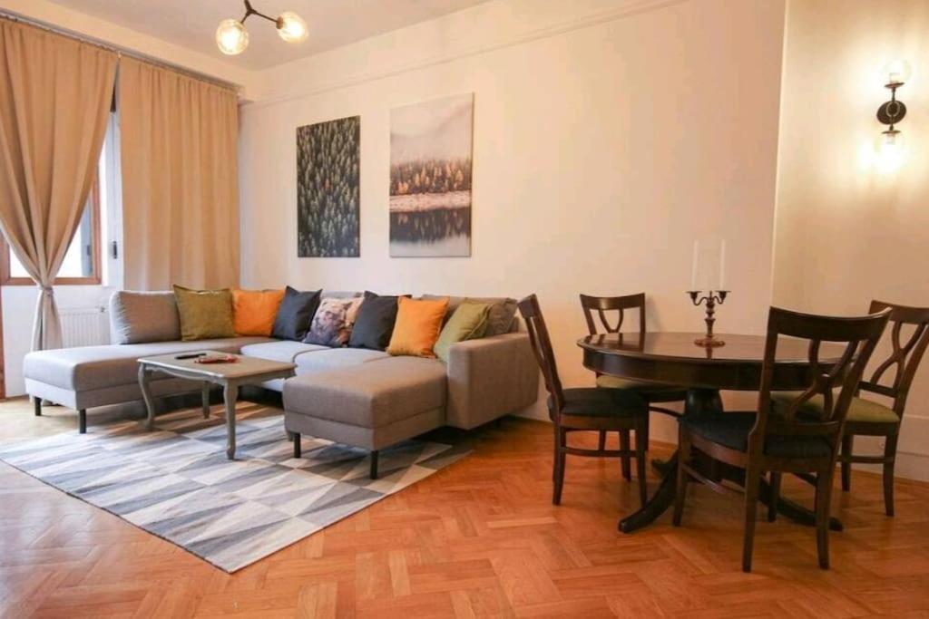 Square - Old Town Apartamento *